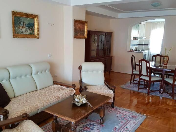 Villa Kraljevski Kumanovo Exteriör bild